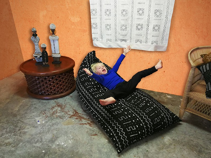 Black lounger Black lounger