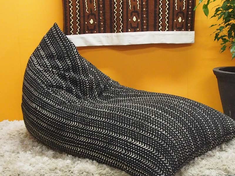 Black Lounger - design 2 Black Lounger - design 2