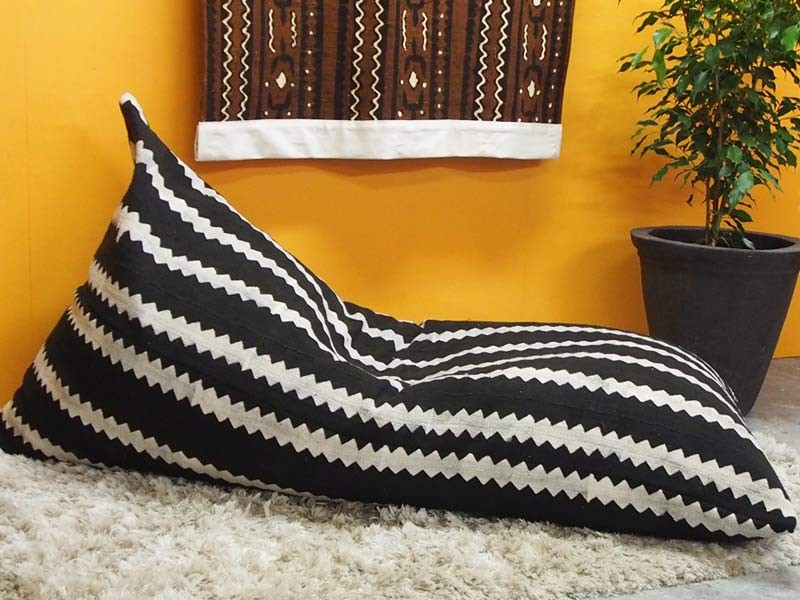 Black Lounger - design 3 Black Lounger - design 3