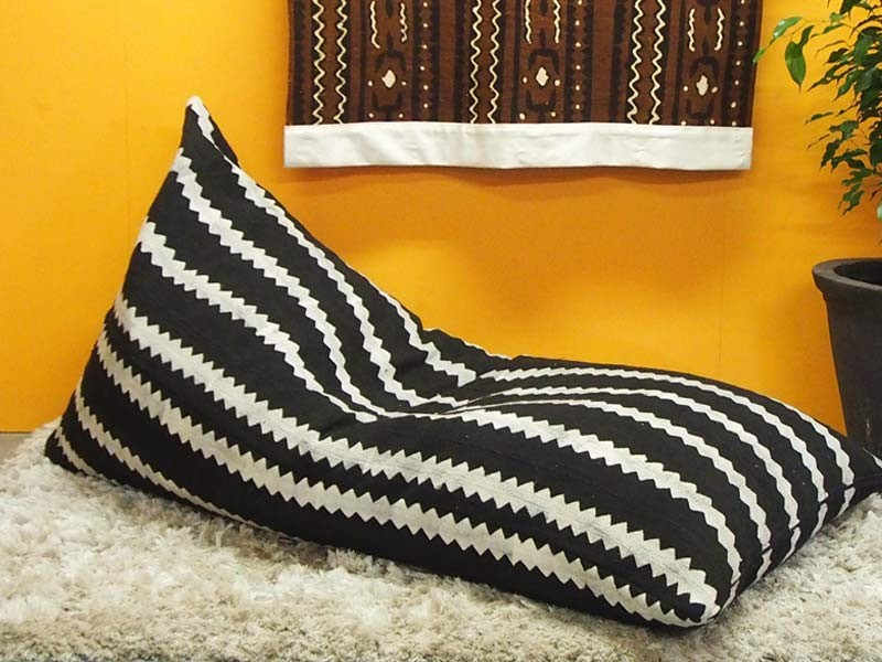 Black Lounger - design 3 Black Lounger - design 3